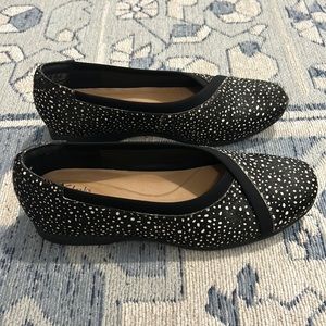 Women’s Clark’s unstructured flats